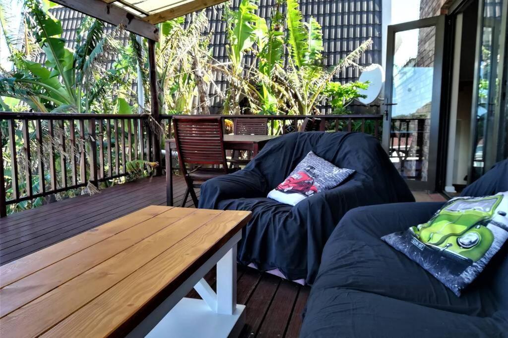 2 Bedroom Guest Suite At A-Frame Glengariff Beach Glen Eden Exteriér fotografie